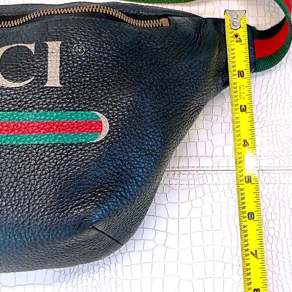 EXTREMELY RARE XXL Gucci Black Gucci Printed Bum Bag Crossbody Italian Calfskin. - Picture 14 of 16